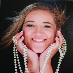 Meet your Posher, Alexis